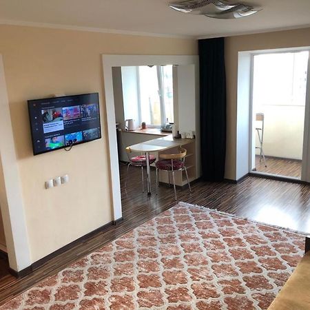 Apartment On Republic Square Ust-Kamenogorsk Luaran gambar