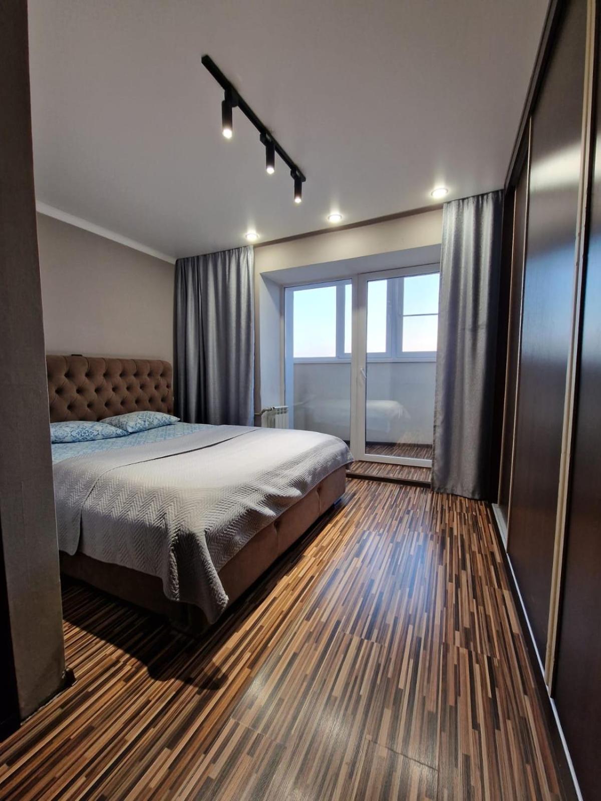 Apartment On Republic Square Ust-Kamenogorsk Luaran gambar